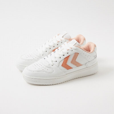 hummel(q)-S ST. POWER PLAY WMNS WHITE/ALMOST APRICOT